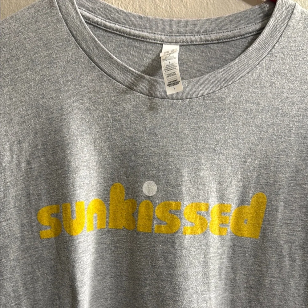 Gray Sunkissed T-Shirt large - Picture 2 of 3